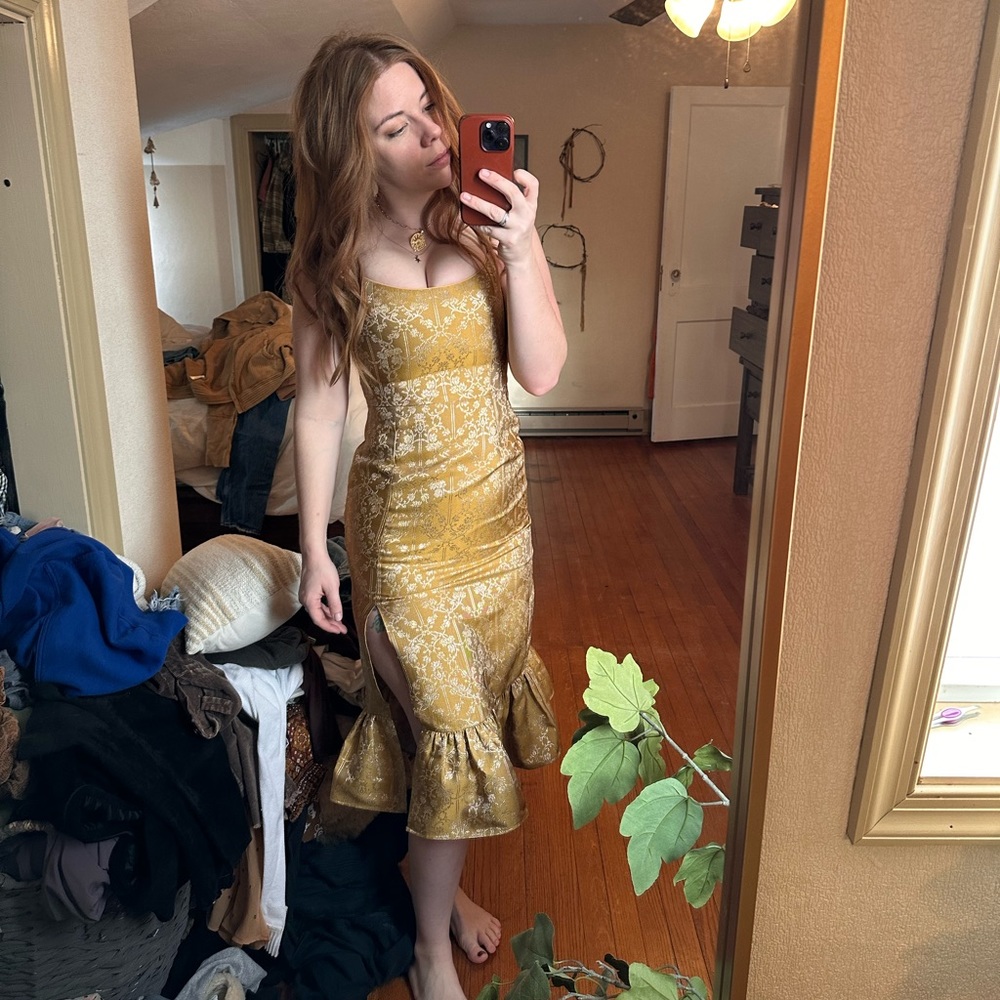 Sachin & Babi Chatham Gold Embroidered Midi Dress 4 NWT worn once for like 2hrs